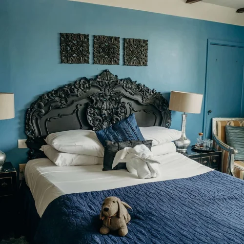 historic-inn-bedroom